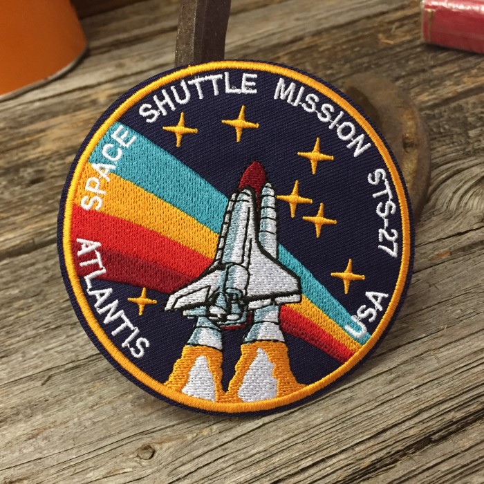 アメリカ雑貨通販 フィフティファイブ / NASA スペースシャトル 丸型 刺繍 ワッペン STS-27 アトランティイス